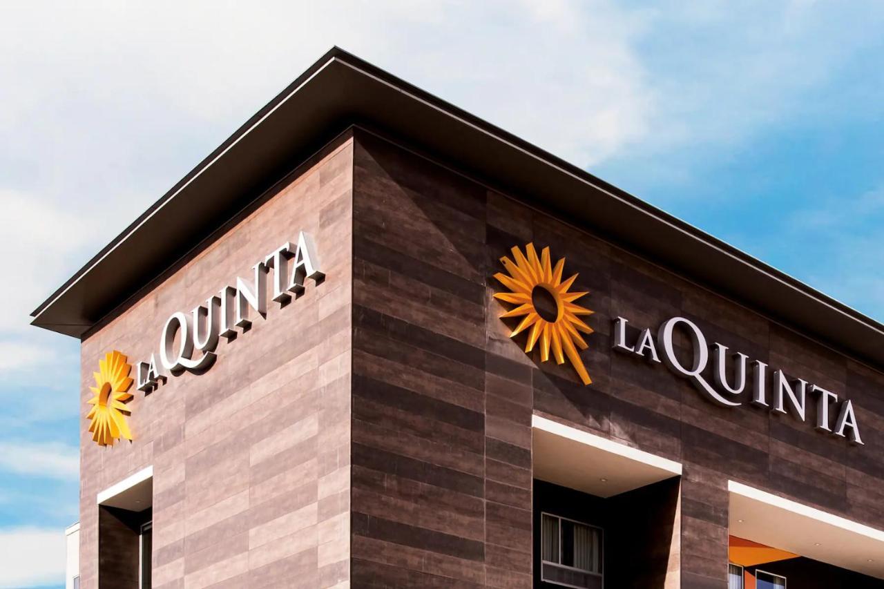 La Quinta Inn & Suites By Wyndham San Antonio Seaworld Lafb Zewnętrze zdjęcie