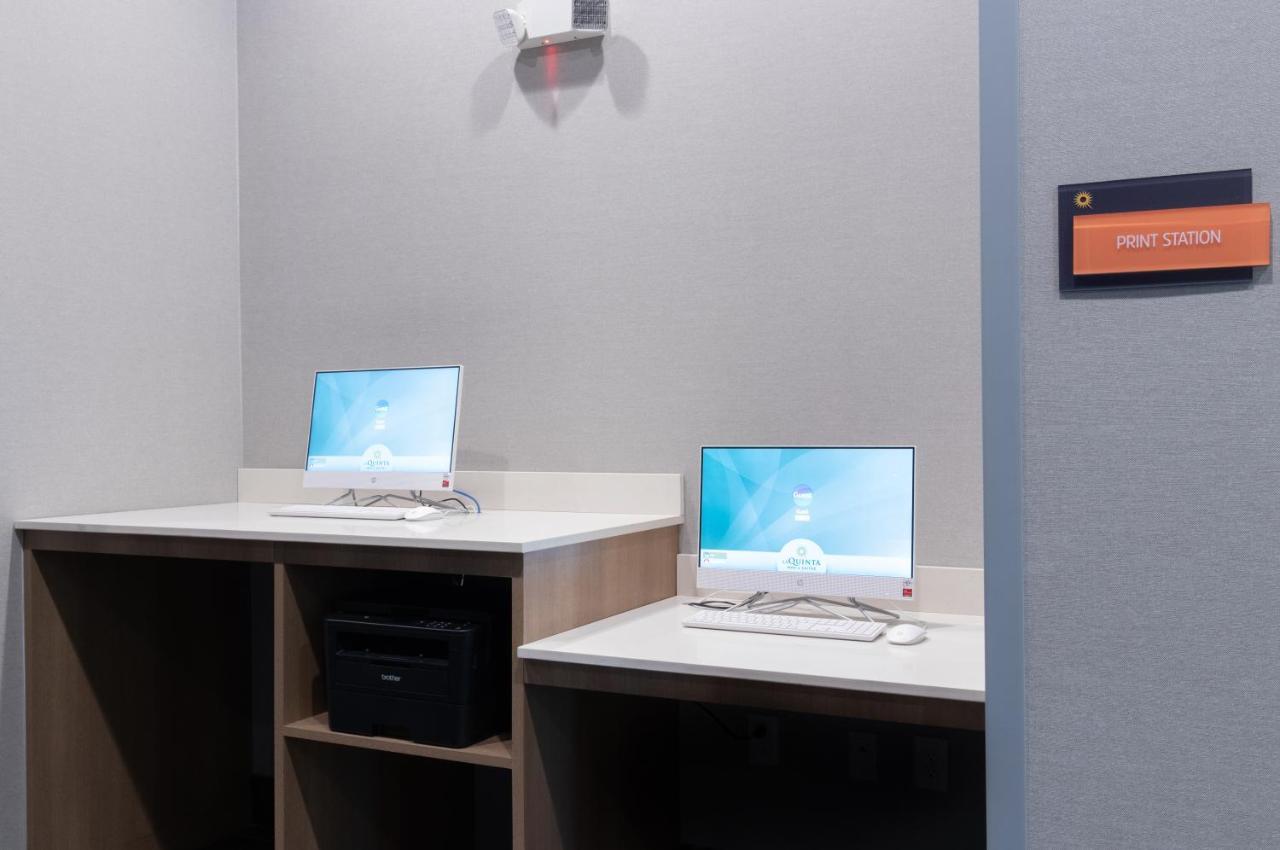 La Quinta Inn & Suites By Wyndham San Antonio Seaworld Lafb Zewnętrze zdjęcie