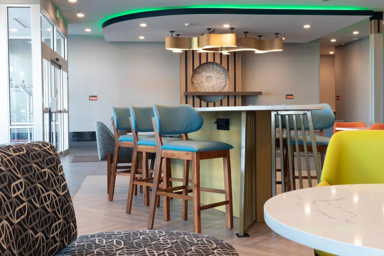 La Quinta Inn & Suites By Wyndham San Antonio Seaworld Lafb Zewnętrze zdjęcie