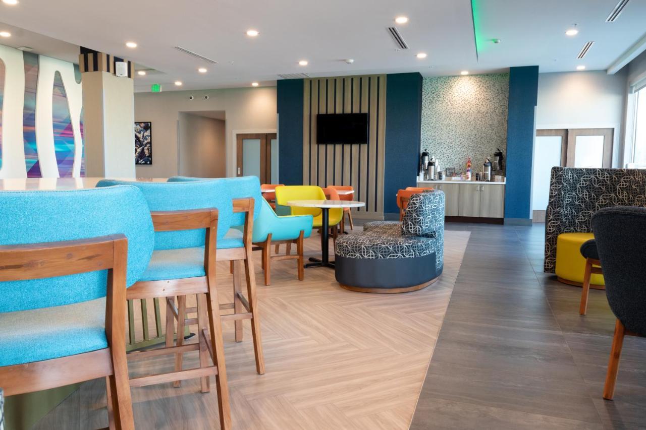La Quinta Inn & Suites By Wyndham San Antonio Seaworld Lafb Zewnętrze zdjęcie