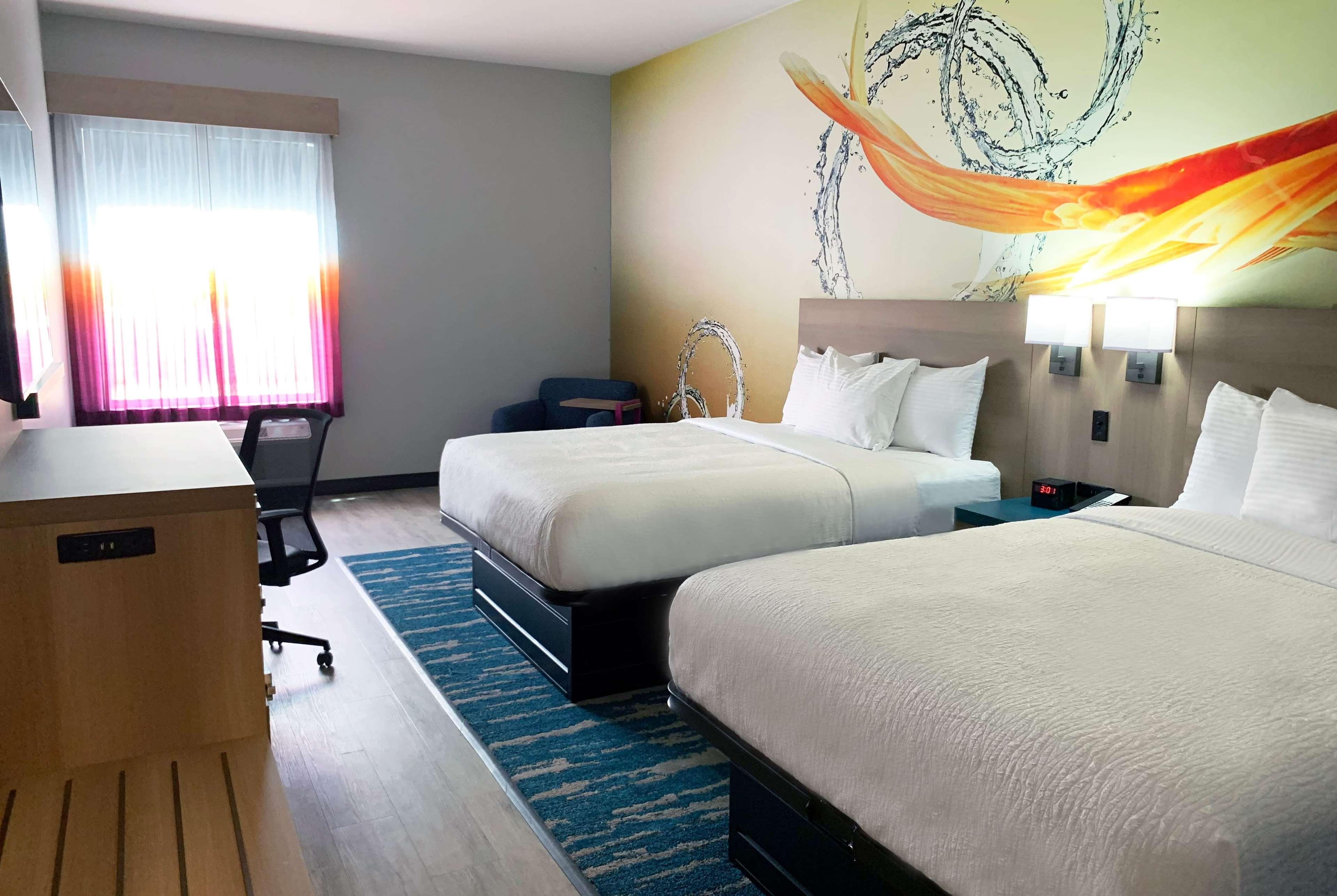 La Quinta Inn & Suites By Wyndham San Antonio Seaworld Lafb Zewnętrze zdjęcie