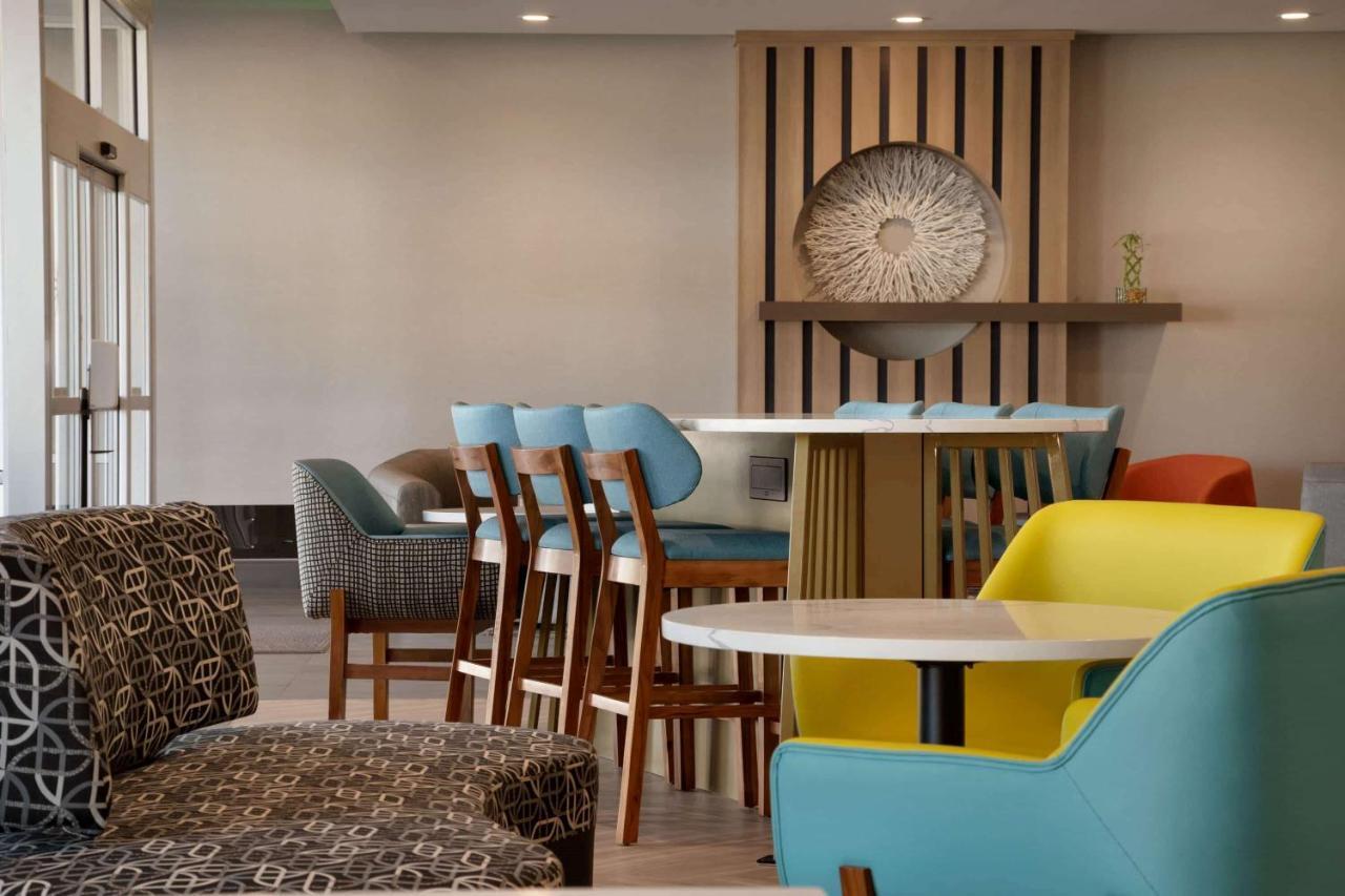 La Quinta Inn & Suites By Wyndham San Antonio Seaworld Lafb Zewnętrze zdjęcie